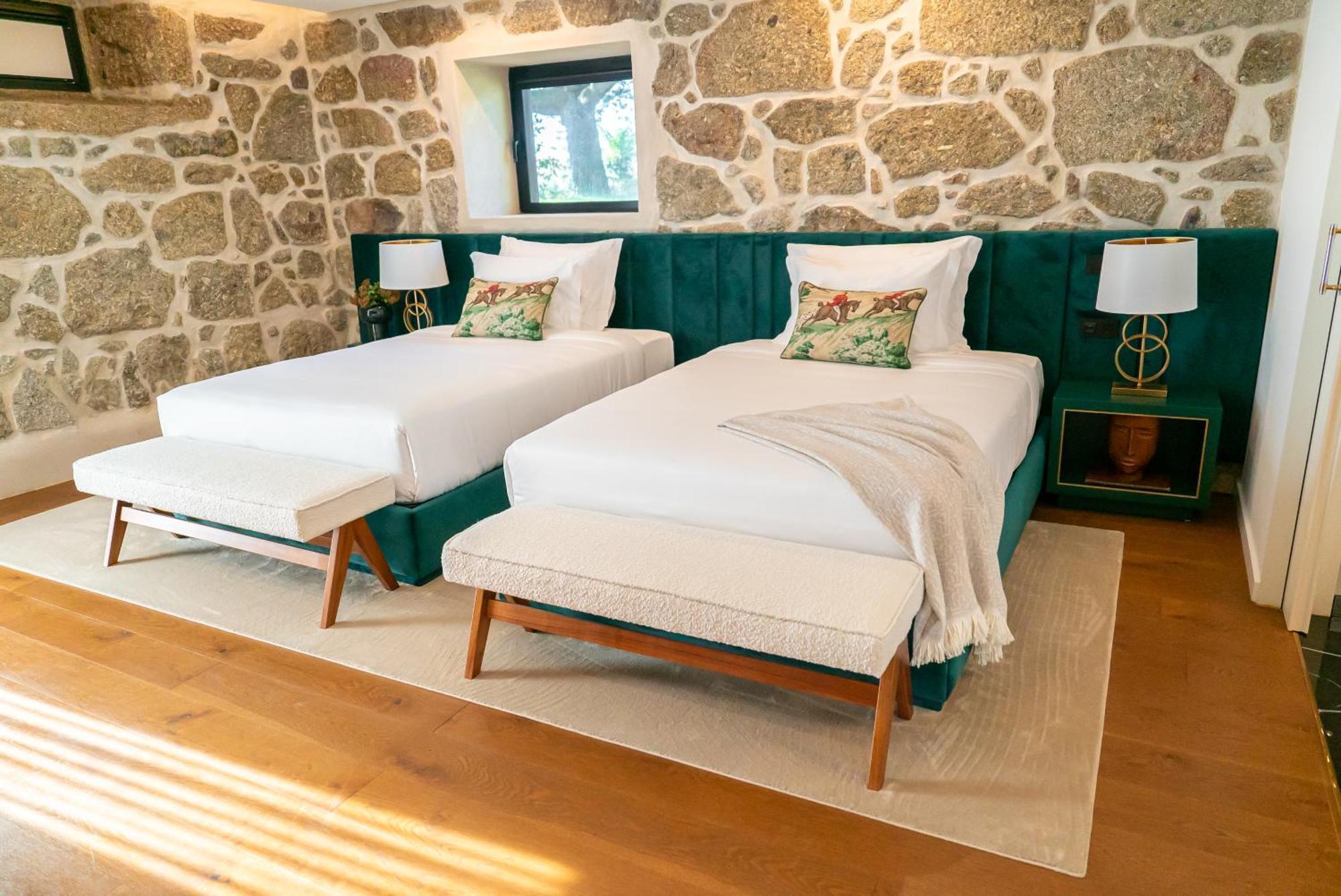 Quinta De Silvalde Hotel ซานโตชีร์โซ ภายนอก รูปภาพ